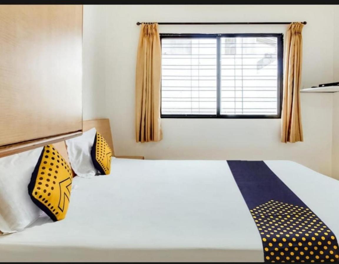 Hotel Rahi ناسيك المظهر الخارجي الصورة