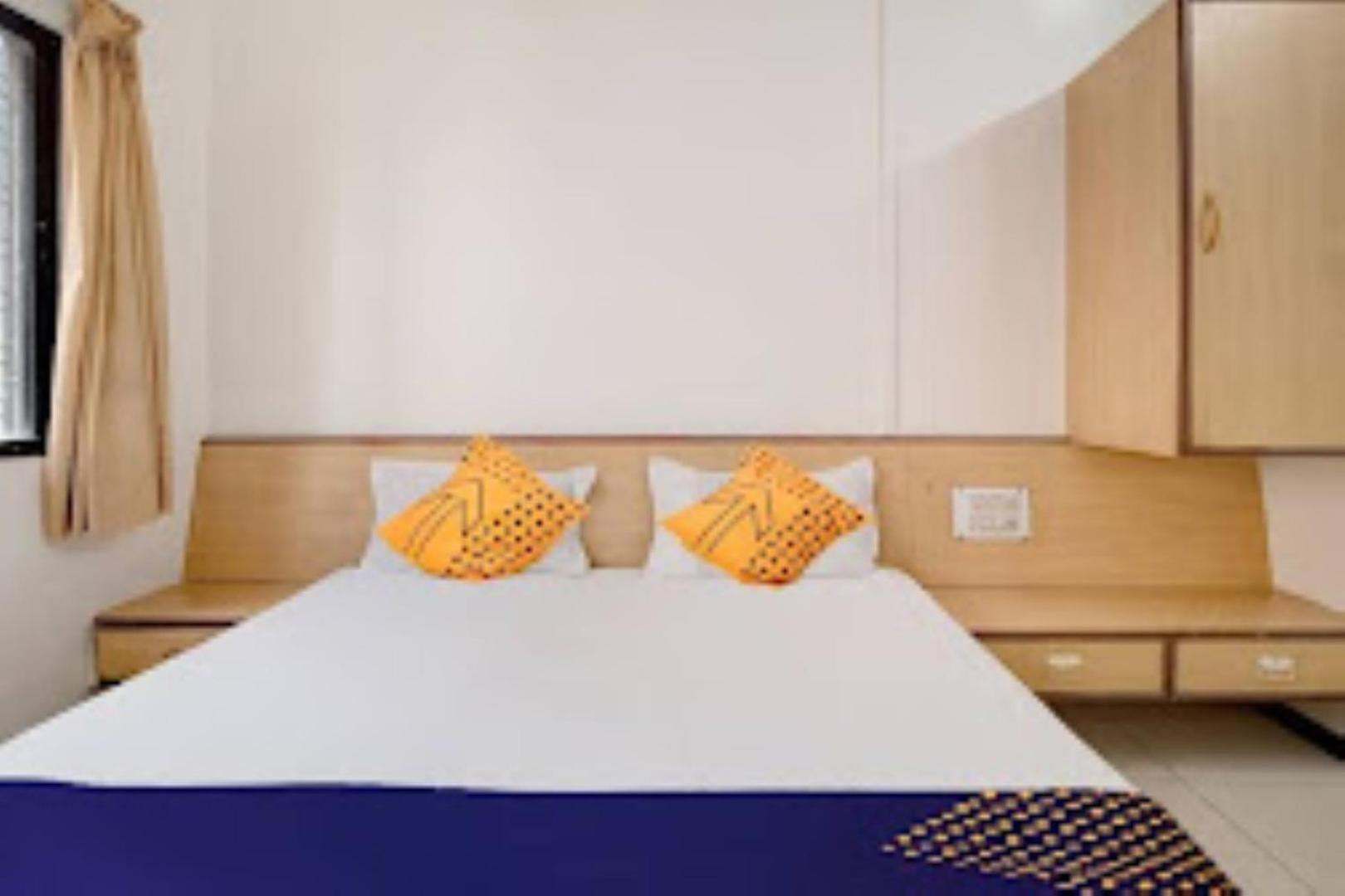 Hotel Rahi ناسيك المظهر الخارجي الصورة